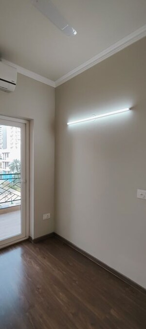 Room in 2.5 BHK Builder Floor at Central Park Flower Valley, Sohna Sector 33 – for Rent