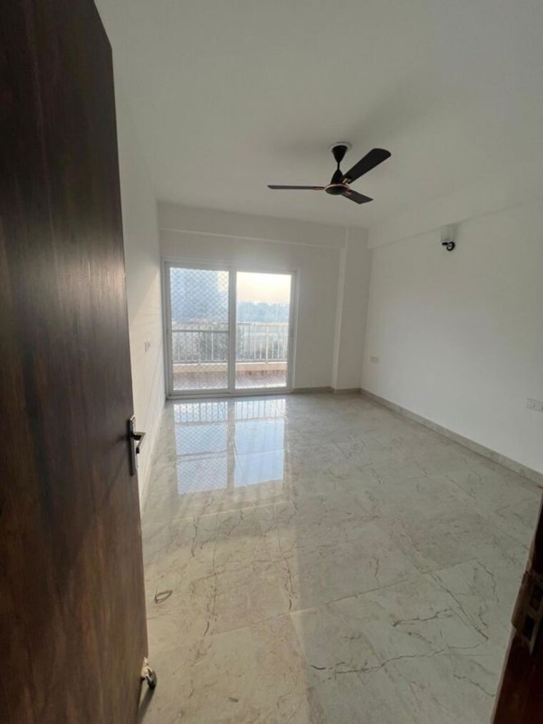 Room, raj nagar extension 4 Bedroom 2650 Sq.Ft. Apartment In Raj Nagar Extension Ghaziabad 9908888