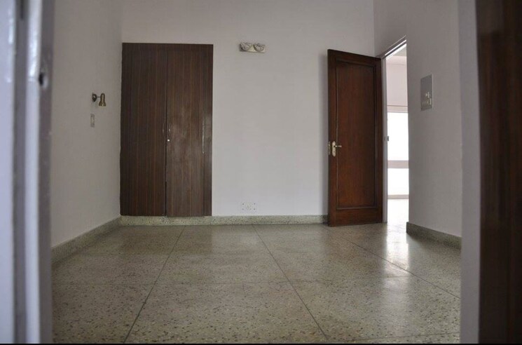 Room, nizamuddin east 2 Bedroom 1600 Sq.Ft. Builder Floor In Nizamuddin East Delhi 9908895