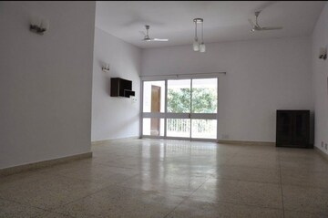 Room in 2 BHK Builder Floor at Nizamuddin East – for Rent
