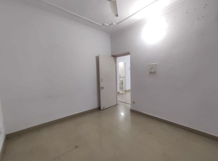 Room, chattarpur 3 Bedroom 750 Sq.Ft. Builder Floor In Chattarpur Delhi 9766854