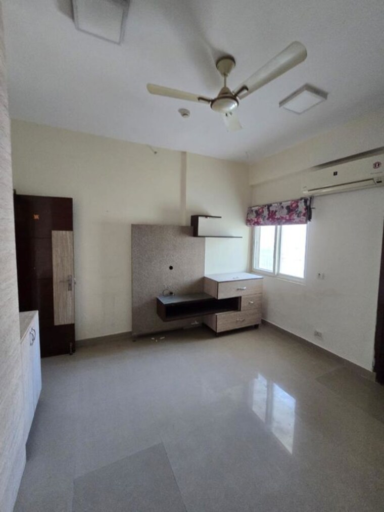 Kitchen, mahagun-moderne 3 Bedroom 1550 Sq.Ft. Apartment In Sector 78 Noida 9908934