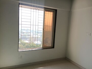 Room in 1 BHK Apartment at Raajlaxmi Tower, Vasai East – for Rent