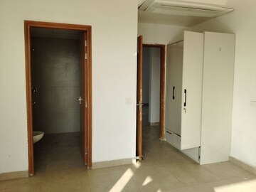 Room in 3 BHK Apartment at SS The Leaf, Sector 85 – for Sale