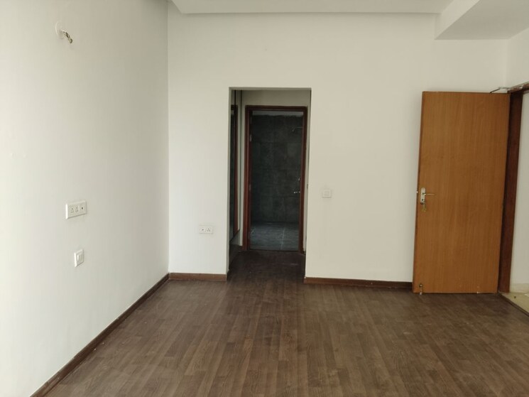 Room, ss-the-leaf 3 Bedroom 2408 Sq.Ft. Apartment In Sector 85 Gurgaon 9908994