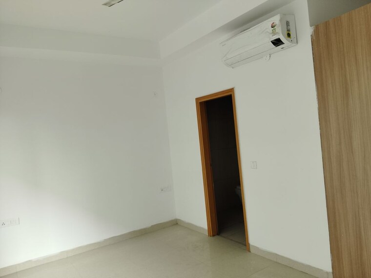 Room, ss-the-leaf 3 Bedroom 2408 Sq.Ft. Apartment In Sector 85 Gurgaon 9908994