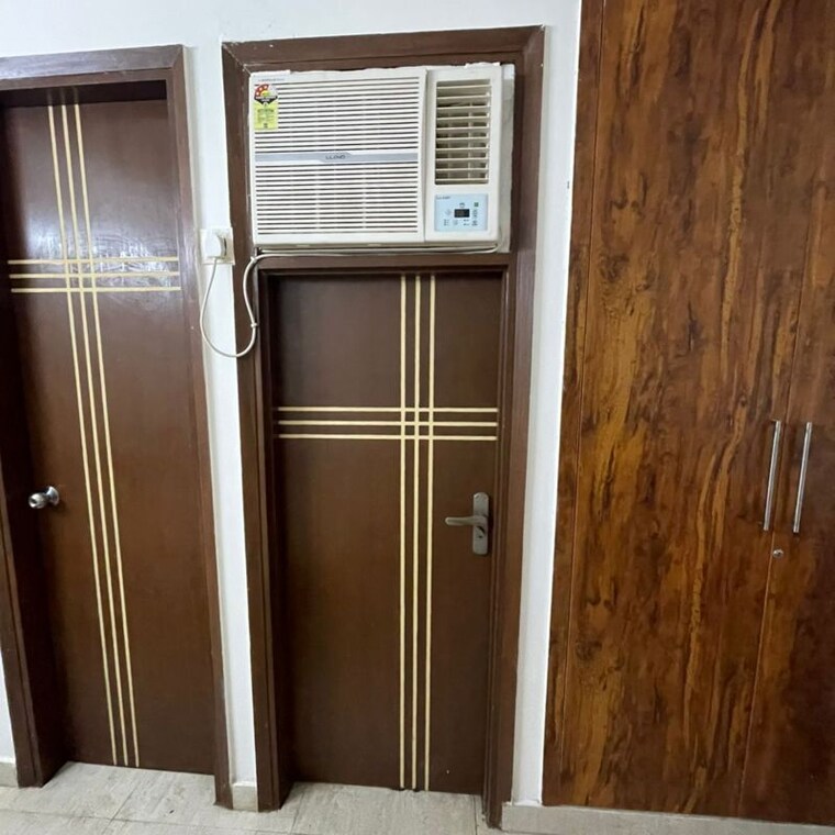 undefined, chattarpur 3 Bedroom 200 Sq.Yd. Builder Floor In Chattarpur Delhi 9909025