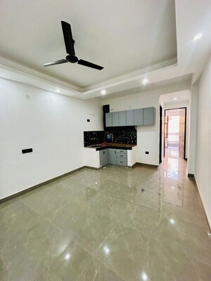 Room in 1 BHK Builder Floor at Chattarpur – for Rent