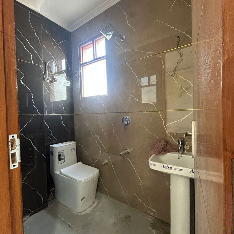 Bathroom, chattarpur 3 Bedroom 1800 Sq.Ft. Builder Floor In Chattarpur Delhi 9724958