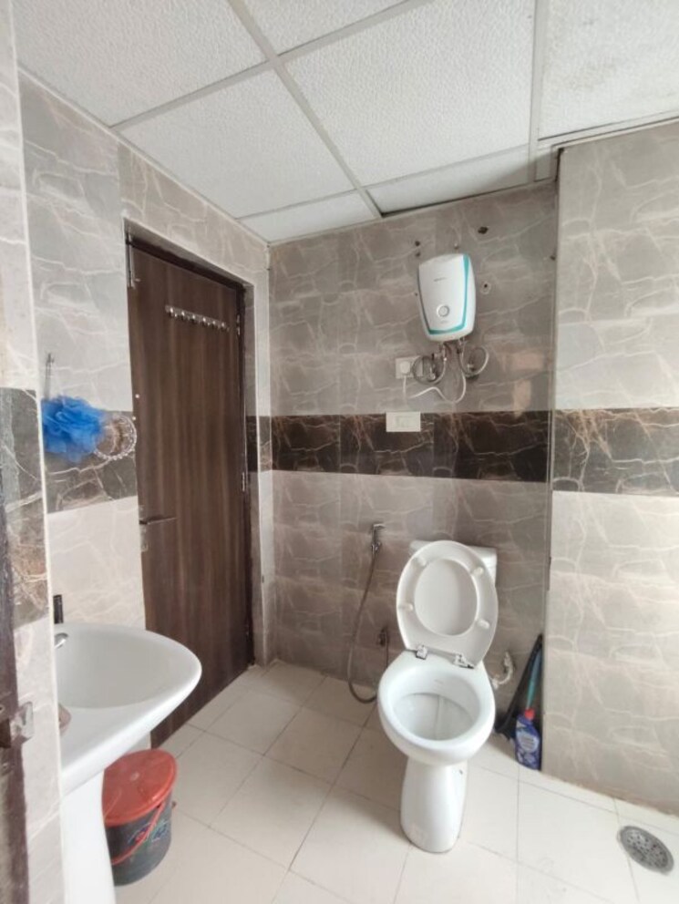 Bathroom, amrapali-terrace-homes 2 Bedroom 990 Sq.Ft. Apartment In Tech Zone 4 Greater Noida Greater Noida 9909057