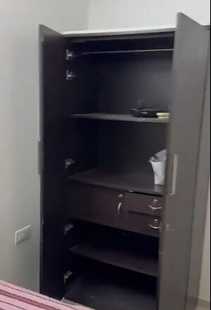 Furnished Amenities in 2 BHK Apartment at Sheth Vasant Oasis, Andheri East – for Rent