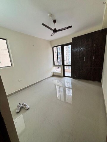 Room in 2 BHK Apartment at Amrapali Dream Valley, Tech Zone 4 Greater Noida – for Sale