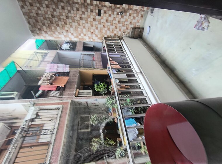 Balcony, govindpuri 1 Bedroom 450 Sq.Ft. Builder Floor In Govindpuri Delhi 9909171