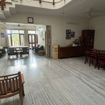 Living Room in 5 BHK Independent House at Sector 21 – for Rent