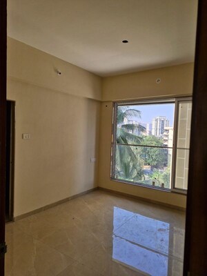Room in 2 BHK Apartment at Vasundhara Geetanjali Paradise, Malad West – for Rent