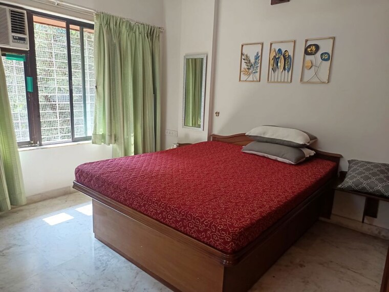 Bedroom, savita-chhaya-chs 1 Bedroom 580 Sq.Ft. Apartment In Bandra West Mumbai 9908656