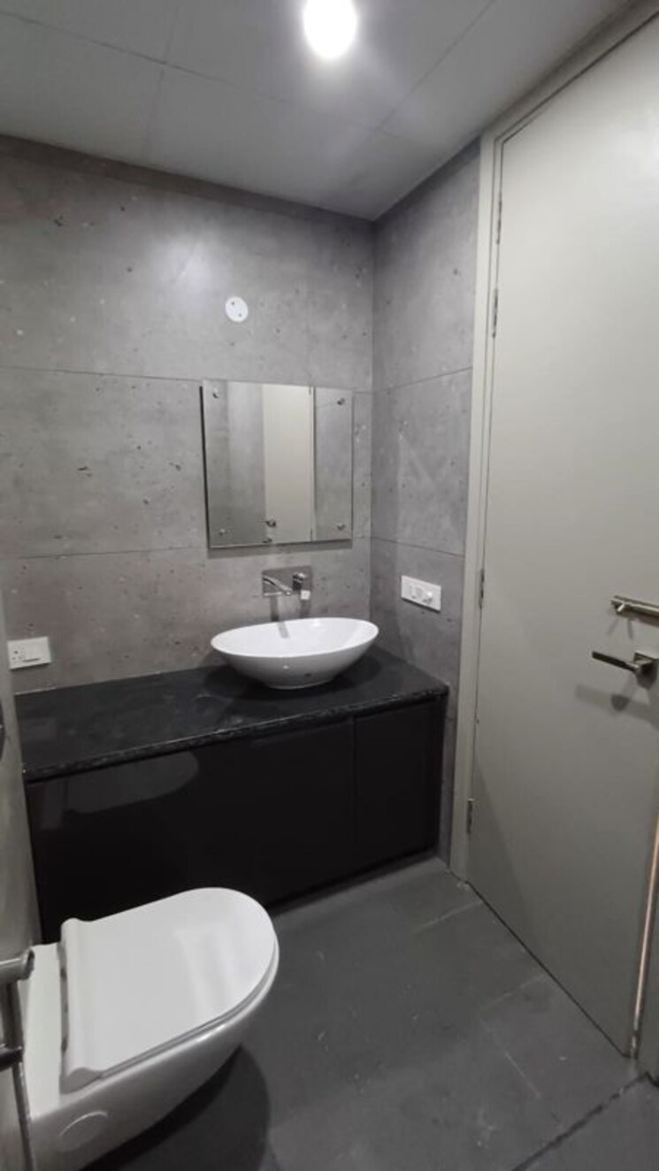 Bathroom, sav-gulnaar-meadows 3 Bedroom 1500 Sq.Ft. Apartment In Ambala Highway Zirakpur 9909267