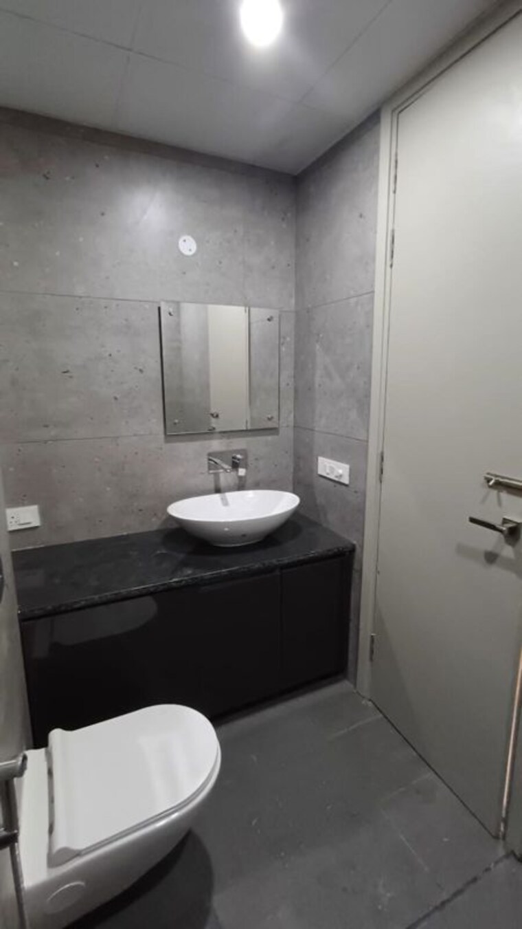 Bathroom, sav-gulnaar-meadows 3 Bedroom 1500 Sq.Ft. Apartment In Ambala Highway Zirakpur 9909267
