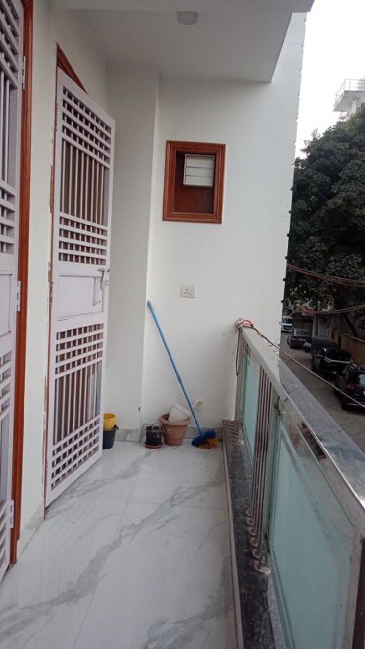 Balcony, vasant kunj 3 Bedroom 1260 Sq.Ft. Builder Floor In Vasant Kunj Delhi 9909353