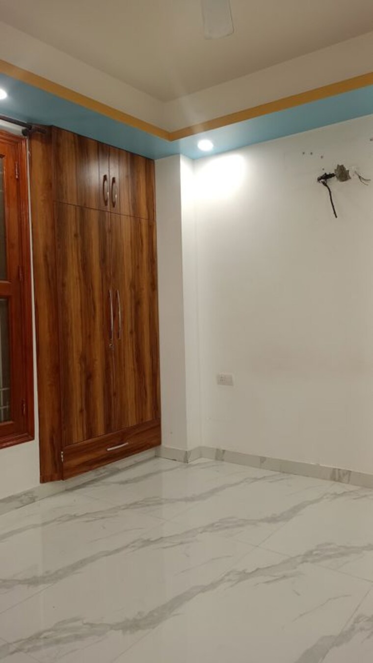 Room, vasant kunj 3 Bedroom 1260 Sq.Ft. Builder Floor In Vasant Kunj Delhi 9909353