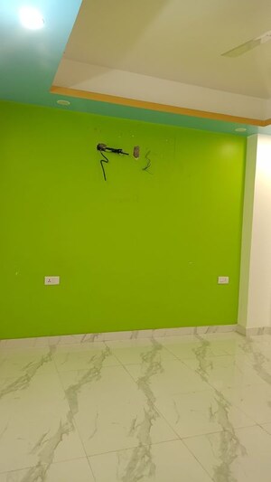 Room in 3 BHK Builder Floor at Vasant Kunj – for Rent