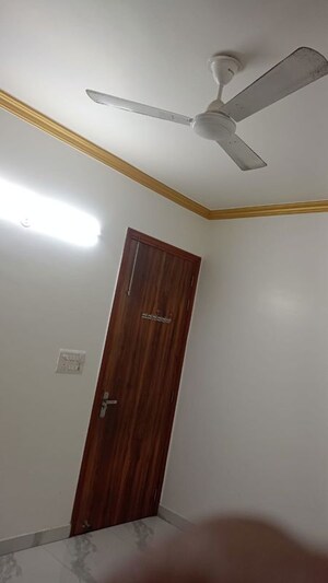 Furnished Amenities in 3 BHK Builder Floor at Vasant Kunj – for Rent