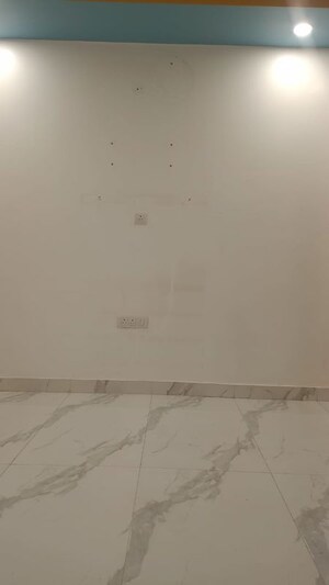 Room in 3 BHK Builder Floor at Vasant Kunj – for Rent