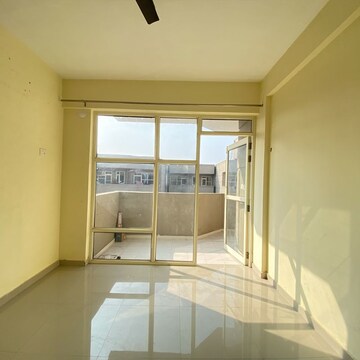 Room in 2 BHK Apartment at Pyramid Heights, Badha – for Rent