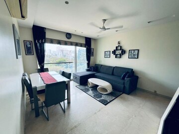 2 BHK Apartment For Rent in Santacruz West