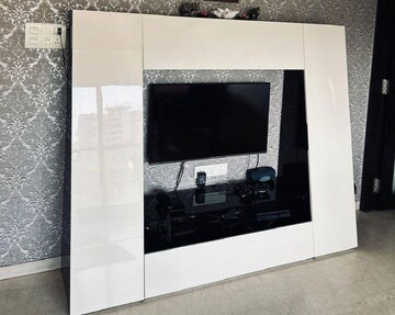 Living Room in 2 BHK Apartment at Santacruz West – for Rent