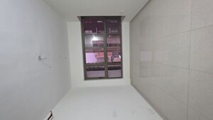 Room in 2 BHK Apartment at Kalpataru Paramount, Kapur Bawdi – for Sale