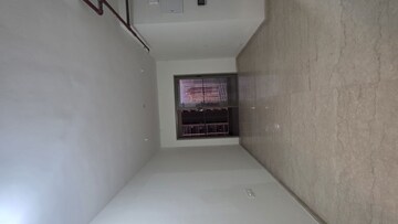 Room in 2 BHK Apartment at Kalpataru Paramount, Kapur Bawdi – for Sale
