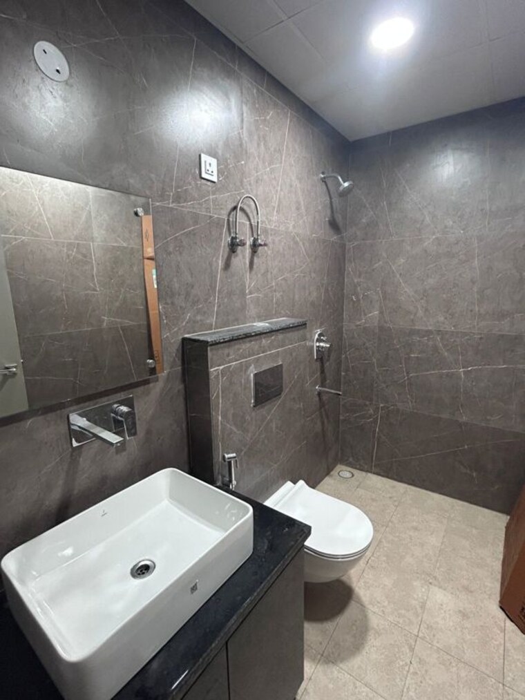 Bathroom, sav-gulnaar-meadows 3 Bedroom 1500 Sq.Ft. Apartment In Ambala Highway Zirakpur 9909372