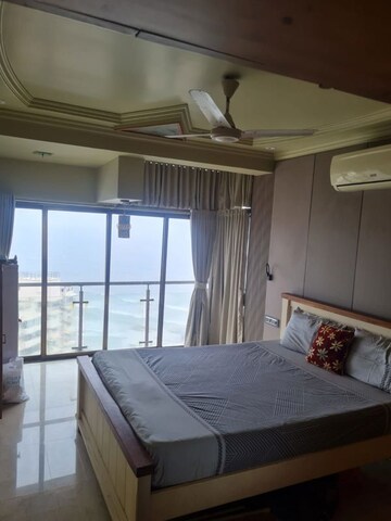 Bedroom in 3.5 BHK Apartment at Montana CHS, Andheri West – for Rent