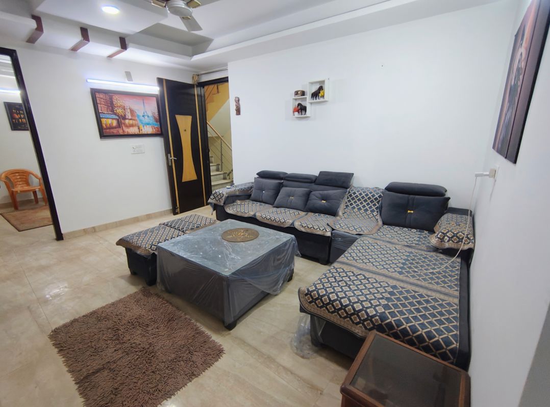 3 BHK Builder Floor For Rent in Saket