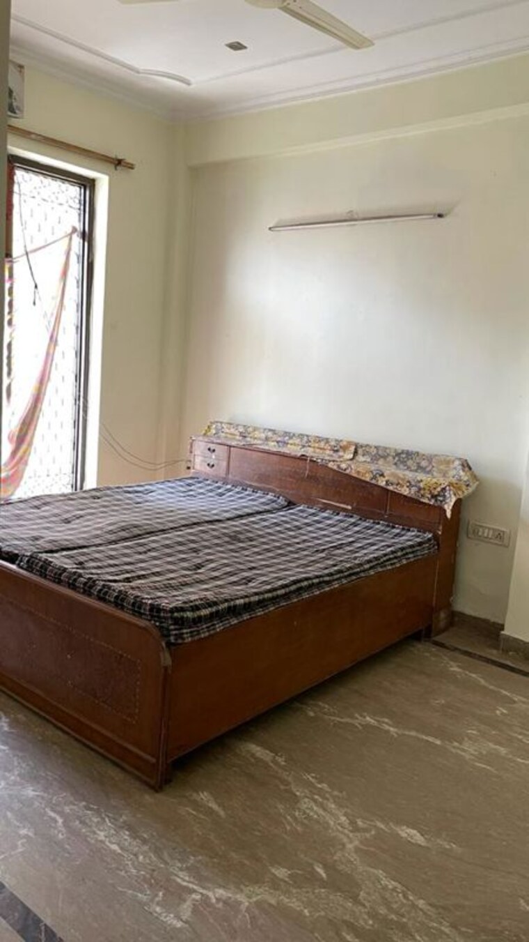 Bedroom, arun-vihar-sector-37 4 Bedroom 150 Sq.Mt. Villa In Sector 37 Noida 9909493