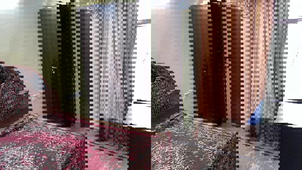 4 BHK + Pooja Room,Servant Room,Study Room,Extra Room 150 Sq.Mt. Villa in Arun Vihar Sector 37