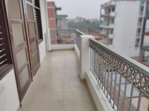 Balcony in 2 BHK Builder Floor at Sushant Lok 2, Sector 57 – for Rent