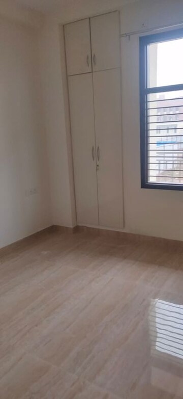 Room in 2 BHK Builder Floor at Sushant Lok 2, Sector 57 – for Rent
