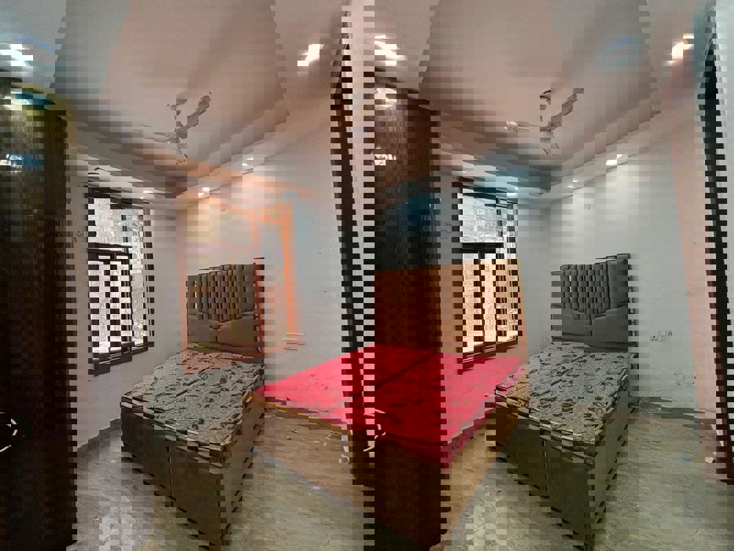 3 BHK + Pooja Room Apartment For Rent in Saket