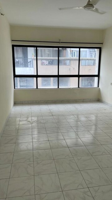 Room in 2 BHK Apartment at Sunflower Apartments Kondhwa, Kondhwa – for Rent