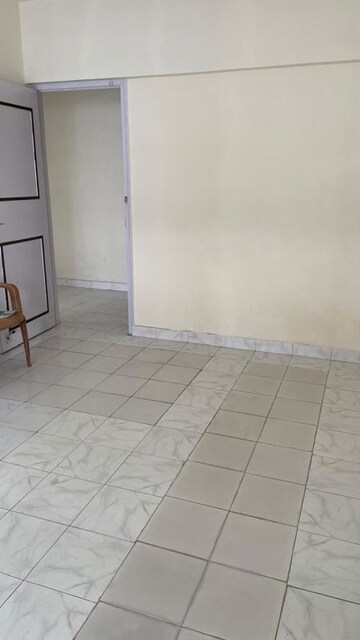Room in 2 BHK Apartment at Sunflower Apartments Kondhwa, Kondhwa – for Rent