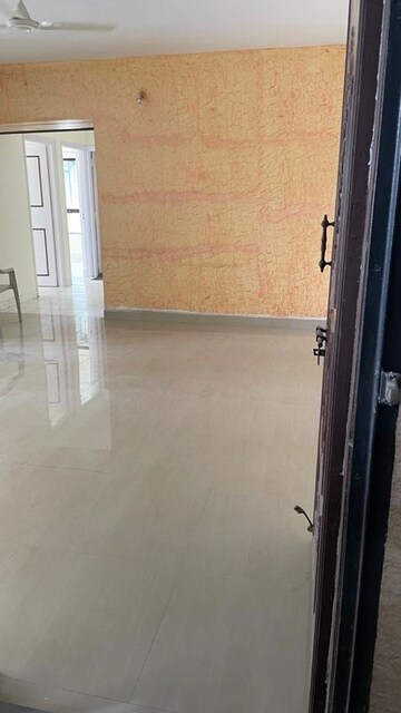 Room in 2 BHK Apartment at Sunflower Apartments Kondhwa, Kondhwa – for Rent