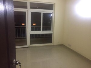 Room in 3.5 BHK Apartment at KLJ Greens, Sector 77 – for Rent