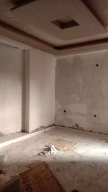 Room in 3 BHK Builder Floor at Mahindra Enclave – for Sale