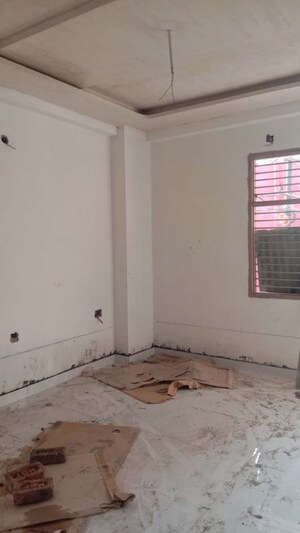 Room in 3 BHK Builder Floor at Mahindra Enclave – for Sale