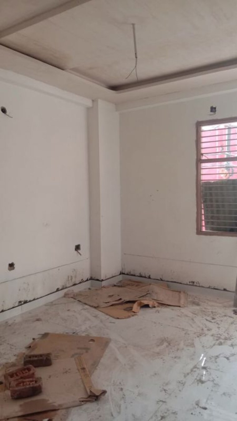 Room, mahindra enclave 3 Bedroom 140 Sq.Yd. Builder Floor In Mahindra Enclave Ghaziabad 9909584