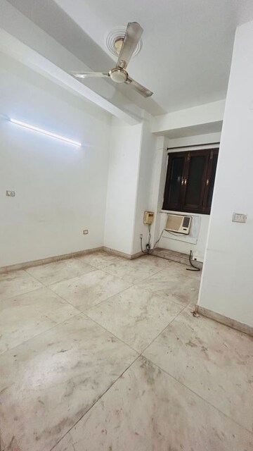 Room in 2 BHK Builder Floor at Malviya Nagar – for Rent