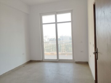 Room in 3 BHK Apartment at SS The Leaf, Sector 85 – for Rent