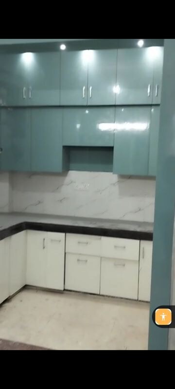 Kitchen in 1.5 BHK Apartment at Shalimar Garden – for Sale
